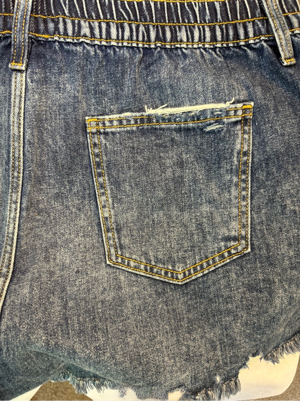 Aerie NWT Distressed Denim Shorts - XL - Picture 4 of 8